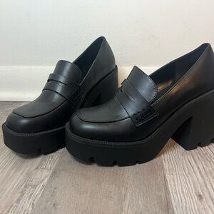 NWOT JUSTFAB Cher Heeled Lug Sole Loafer